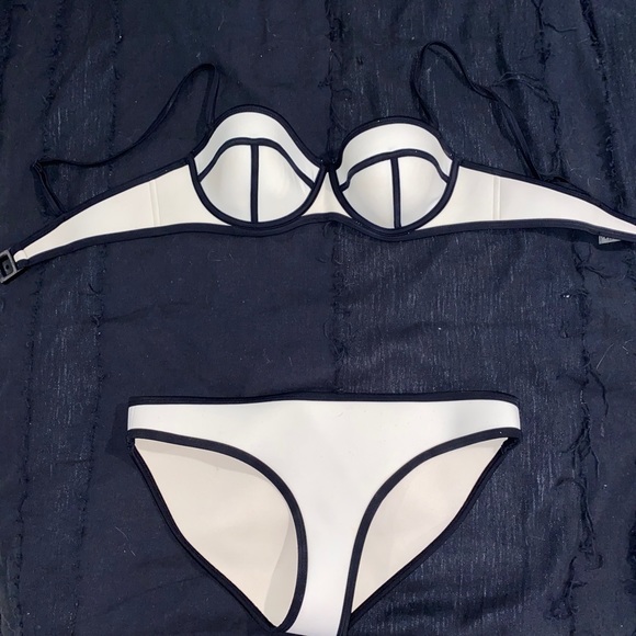 Triangl Bikini Set (White) - Picture 2 of 3